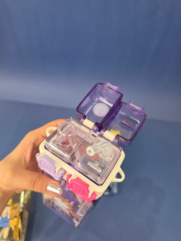 قمقمه کودک نیدار فانتزی نشکن اورجینال | ظرفیت ۵۰۰ml + بدنه BPA Free + ۲ درب (نیدار و آساننوش) + بند رودوشی | طرح خرگوش خوابآلود